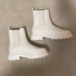 Never worn off white Chelsea boots